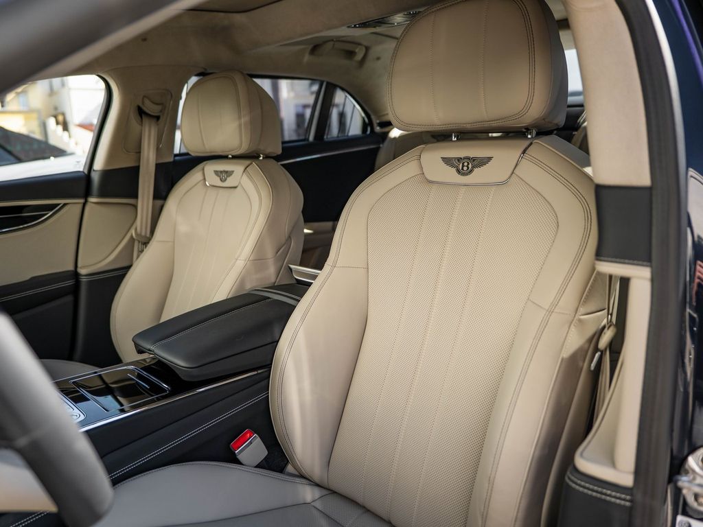 2026 Bentley Flying Spur - Photo 24