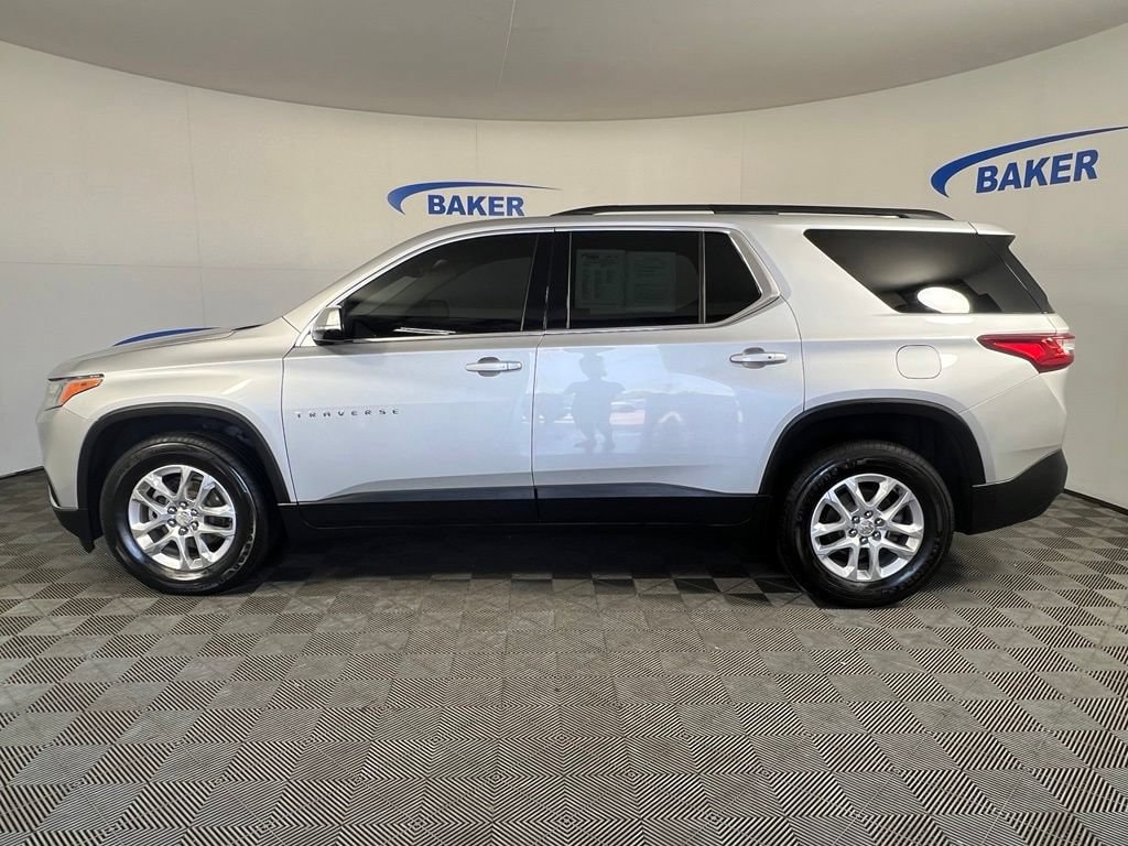 Used 2019 Chevrolet Traverse 1LT with VIN 1GNERGKW6KJ227638 for sale in Coopersville, MI