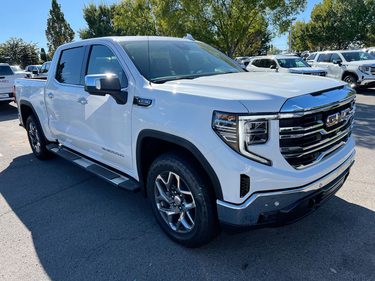 2026 GMC Sierra 1500 SLT - Photo 6