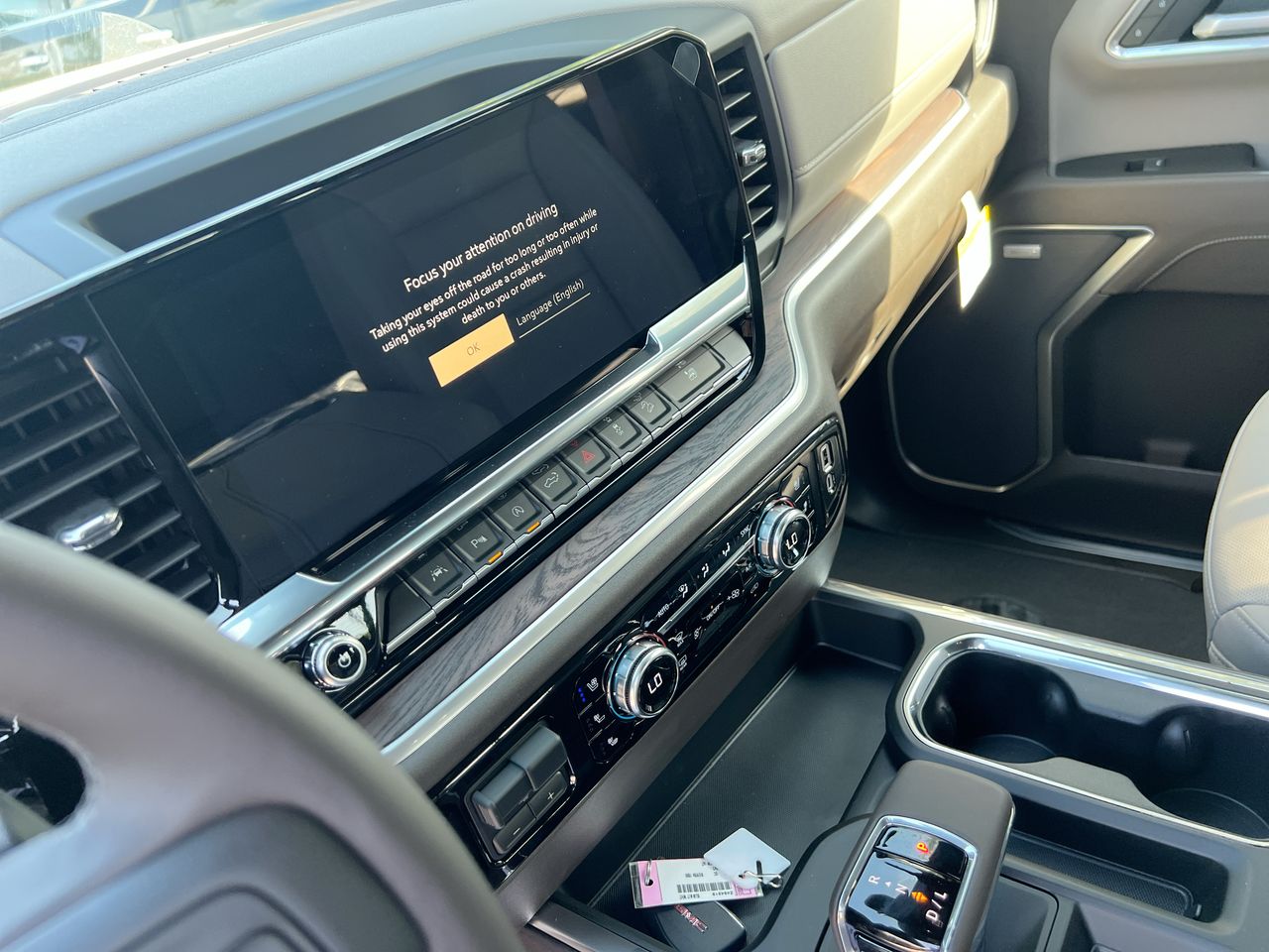 2026 GMC Sierra 1500 SLT - Photo 18