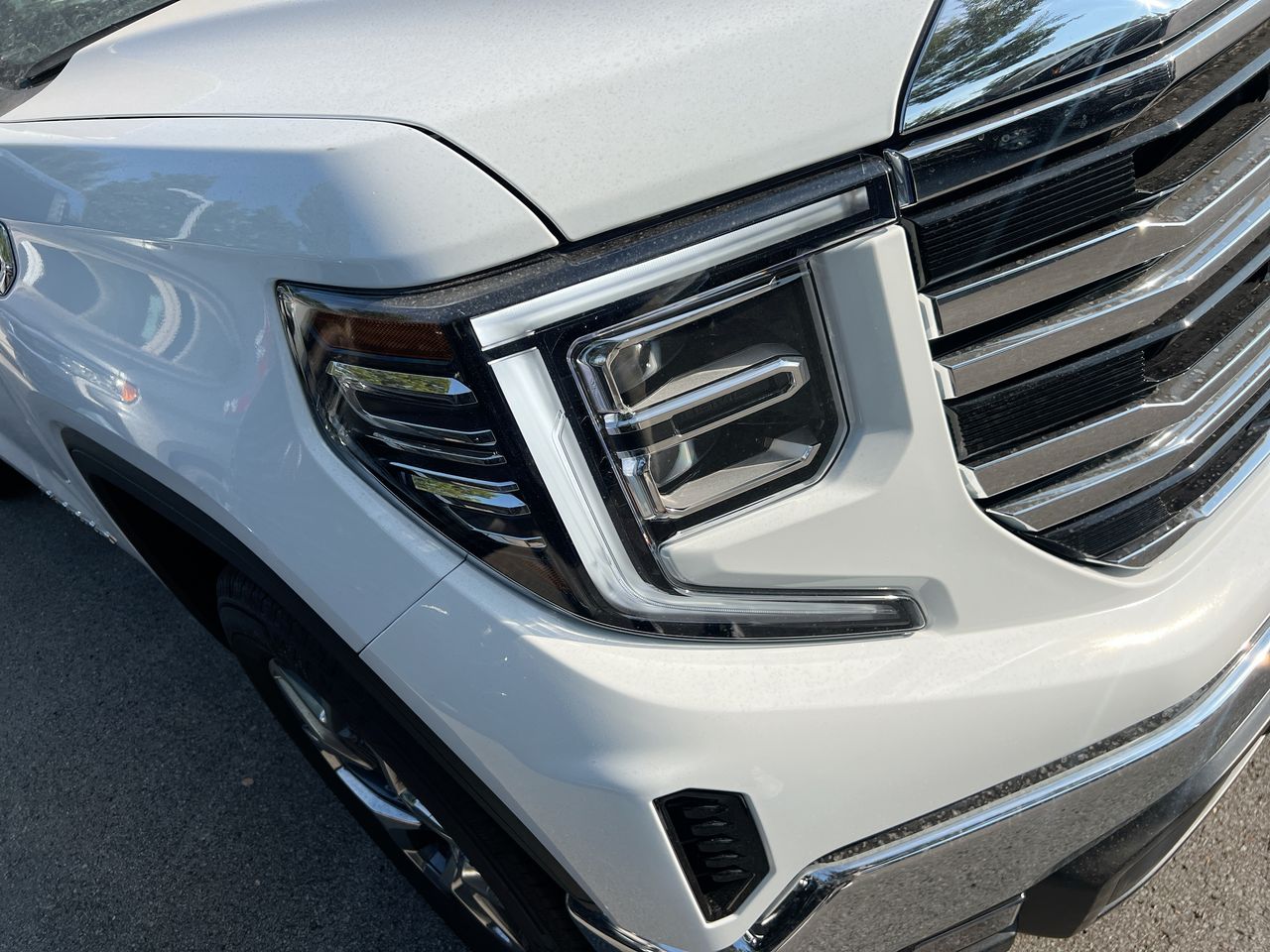 2026 GMC Sierra 1500 SLT - Photo 7