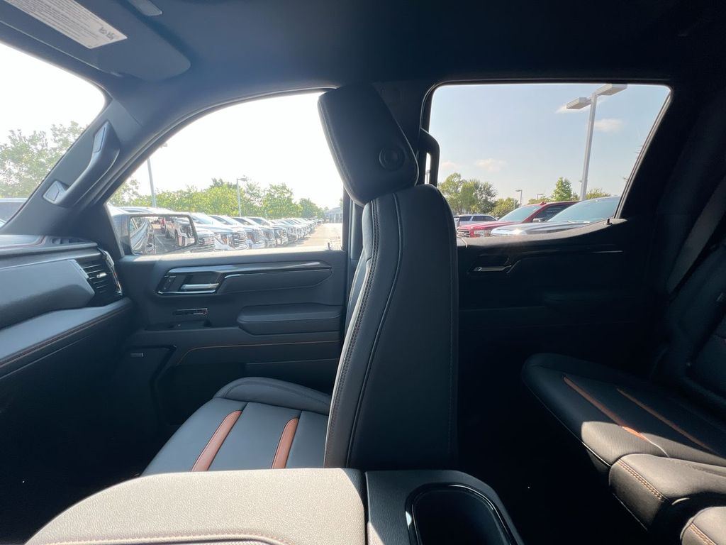 2026 GMC Sierra 1500 AT4 - Photo 11