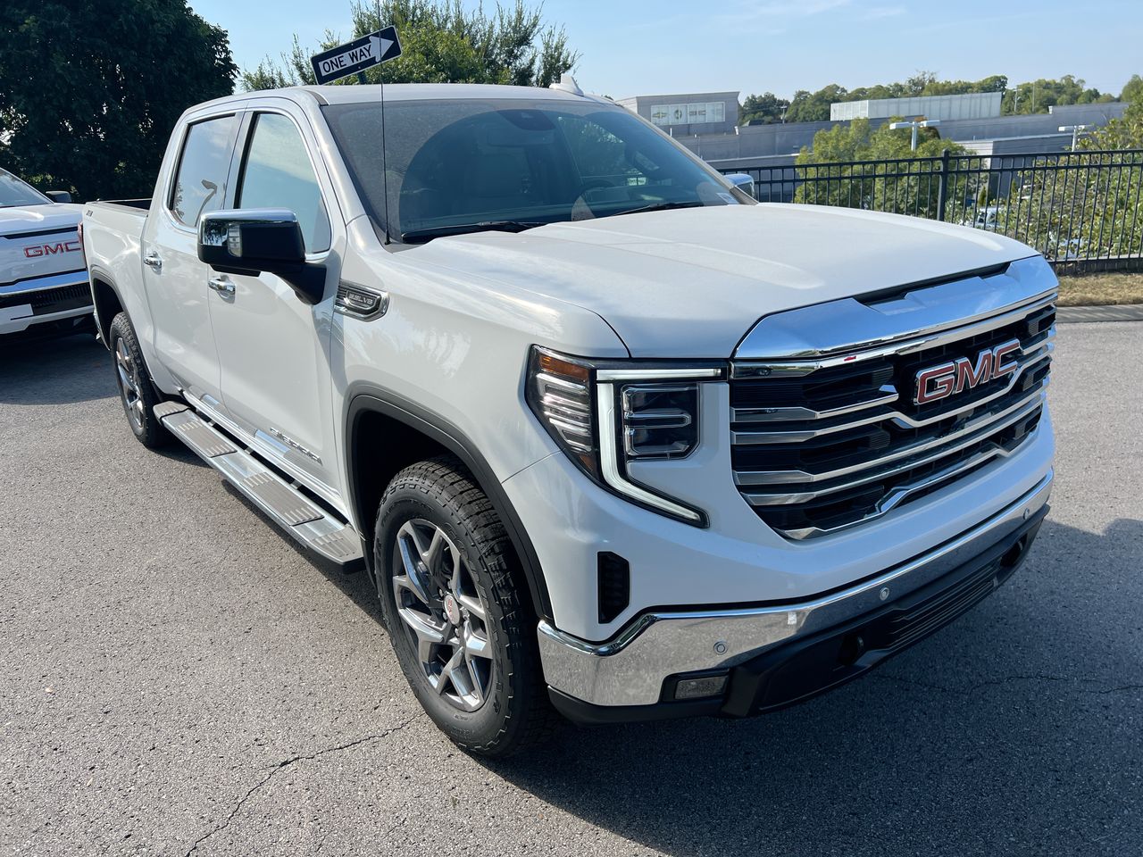 2026 GMC Sierra 1500 SLT - Photo 6