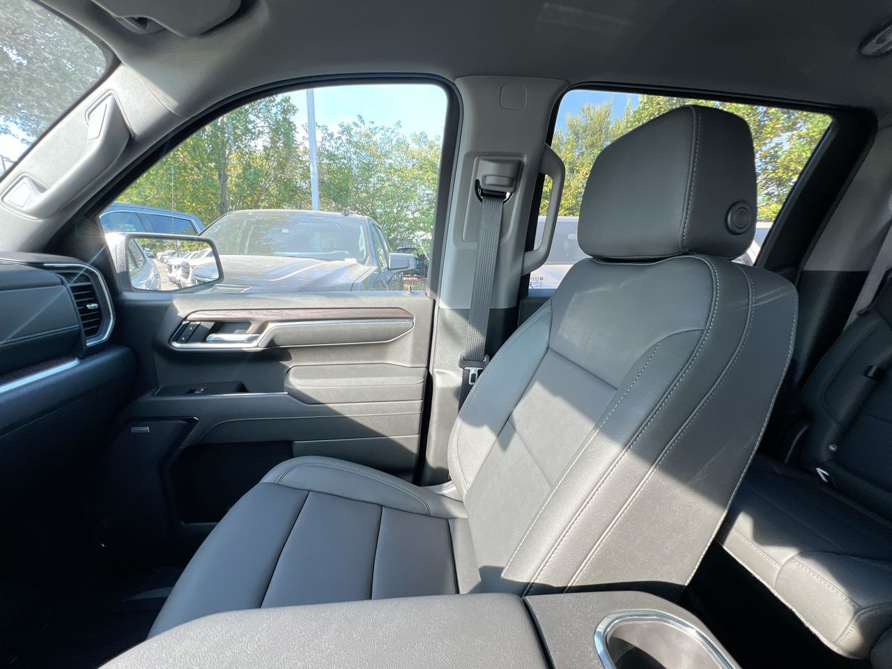 2026 GMC Sierra 1500 SLT - Photo 11
