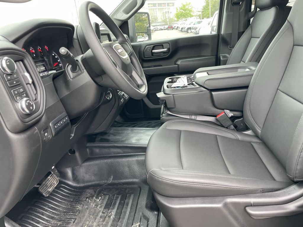 2026 GMC Sierra 3500 Chassis Cab Pro - Photo 13