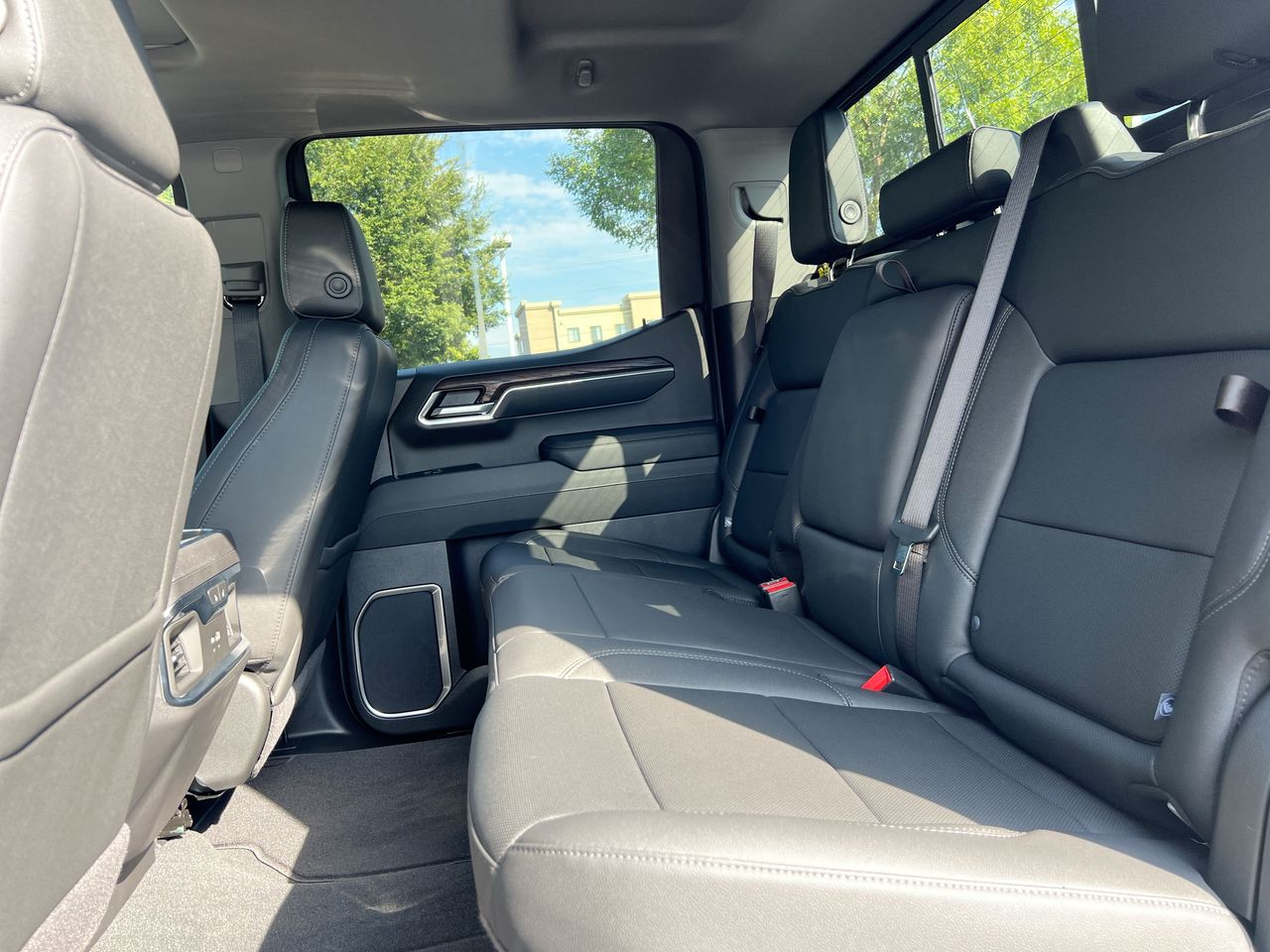 2026 GMC Sierra 1500 SLT - Photo 15