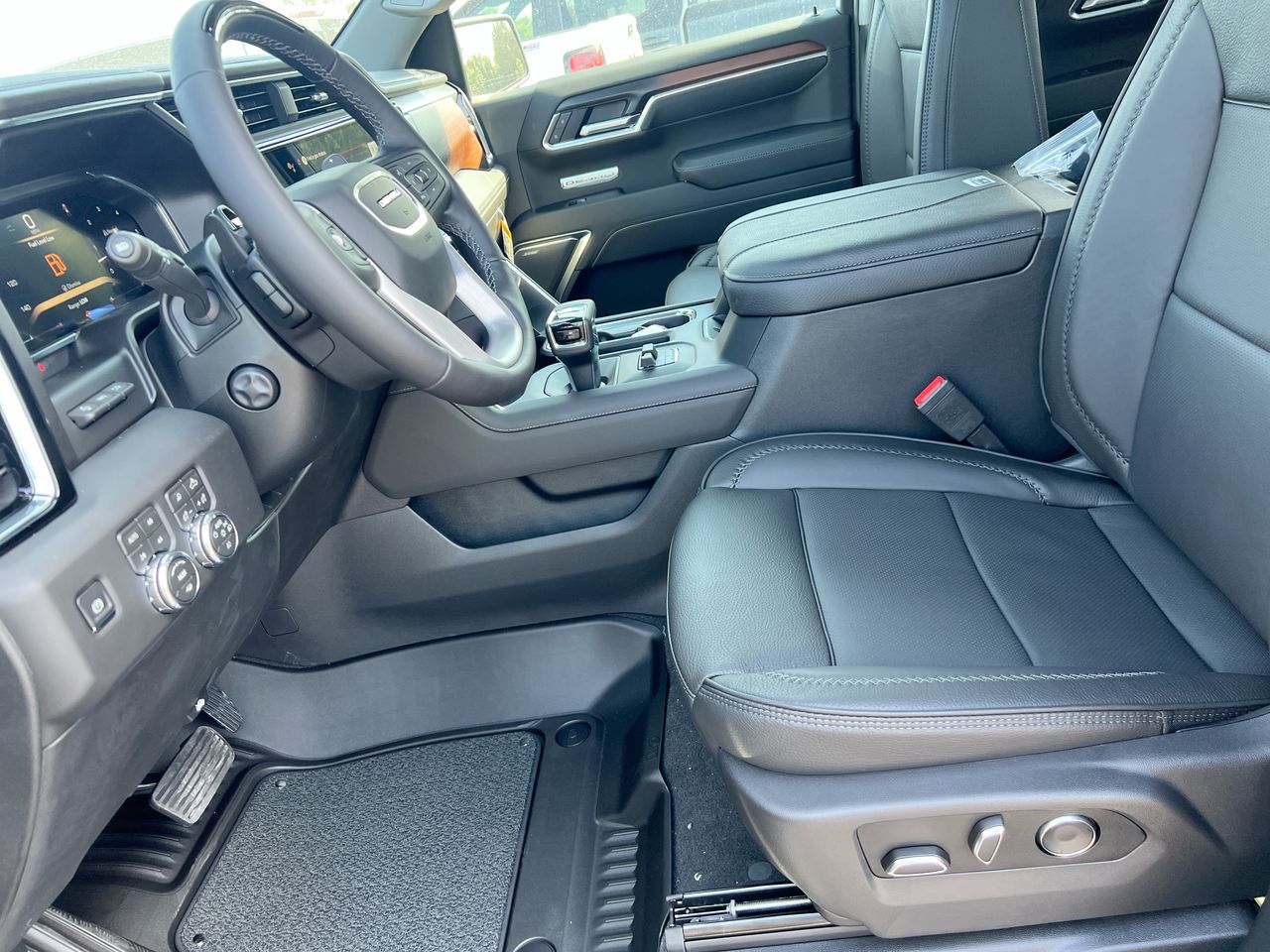 2026 GMC Sierra 1500 Denali - Photo 14