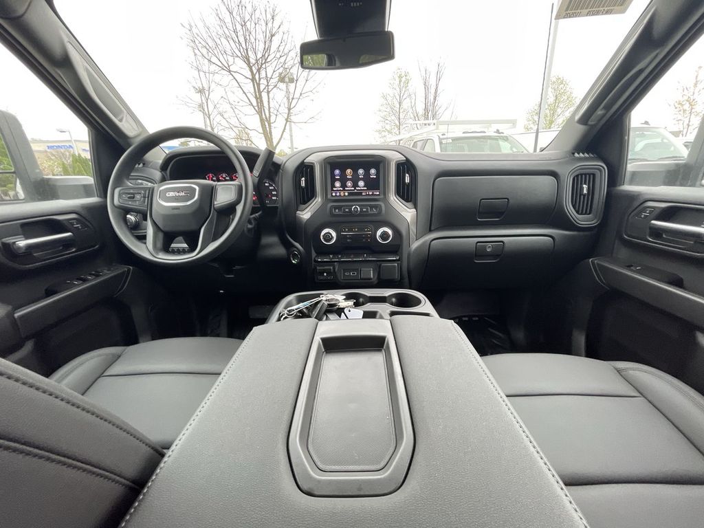 2026 GMC Sierra 3500 Chassis Cab Pro - Photo 9