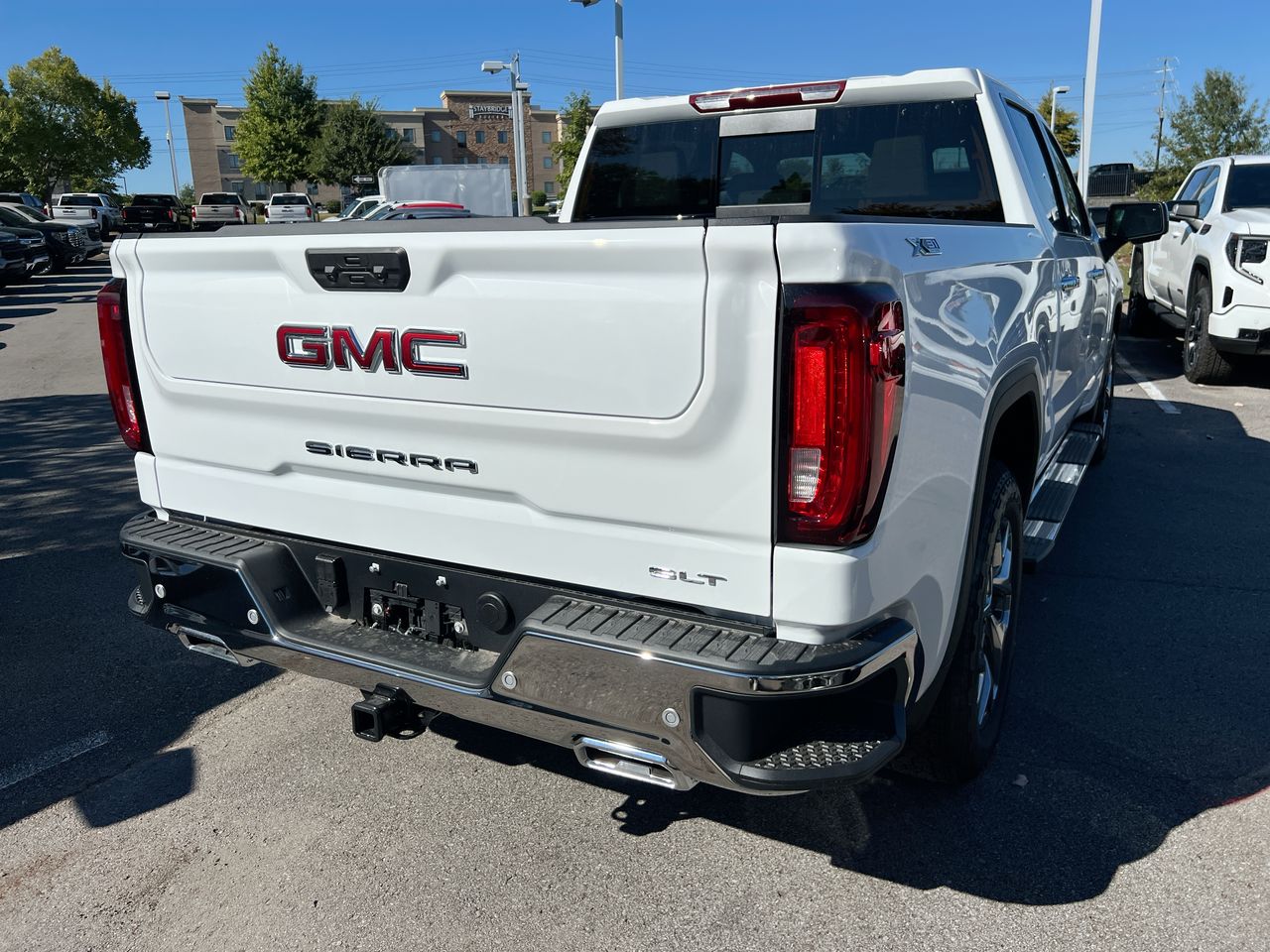2026 GMC Sierra 1500 SLT - Photo 8