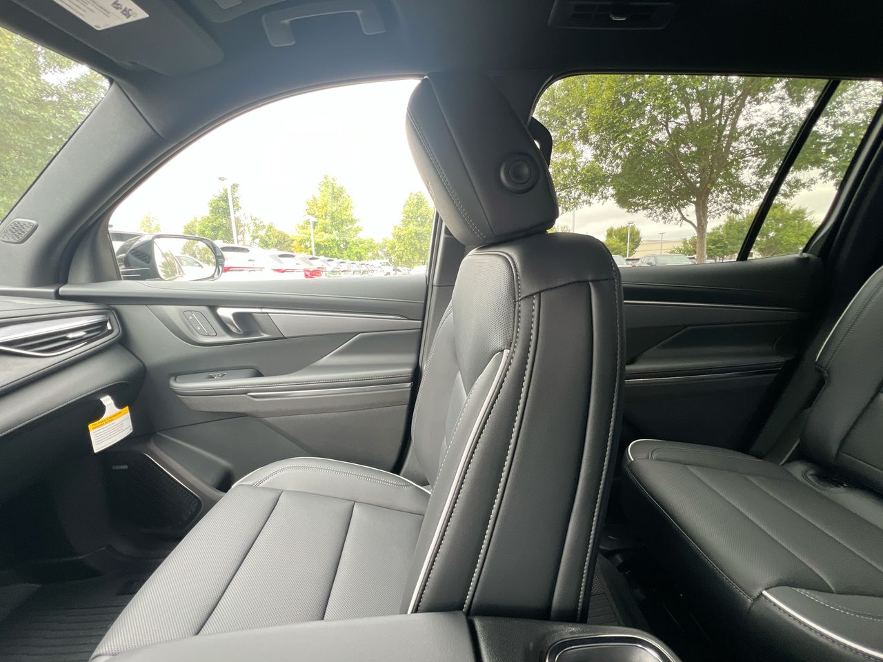 2027 Buick Enclave Sport Touring - Photo 11