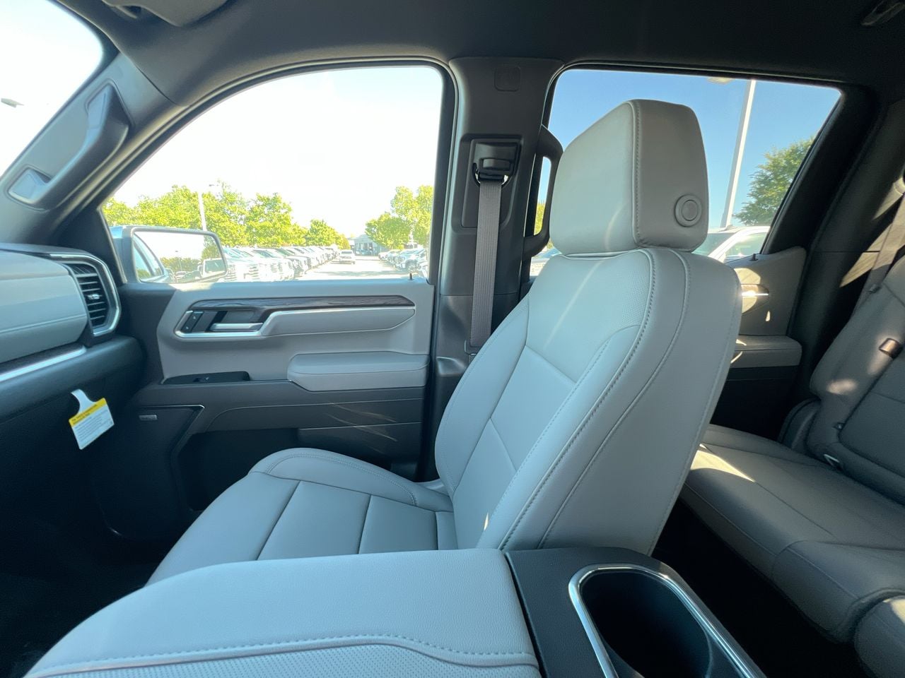 2026 GMC Sierra 1500 SLT - Photo 11