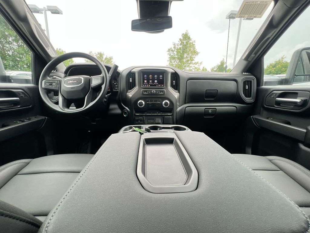 2026 GMC Sierra 2500HD Pro - Photo 10