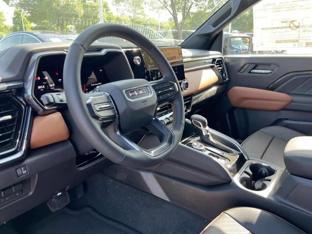 2026 GMC Canyon AT4 - Photo 17