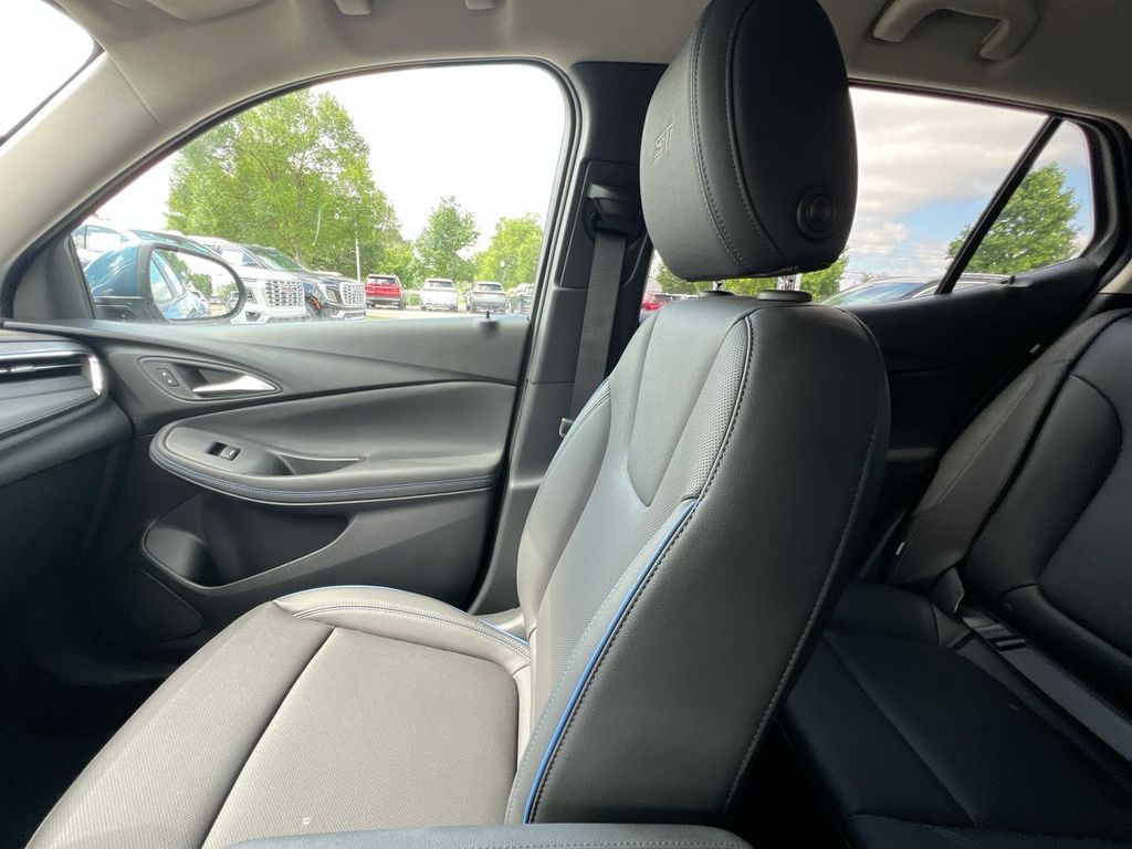 2026 Buick Encore GX Sport Touring - Photo 11