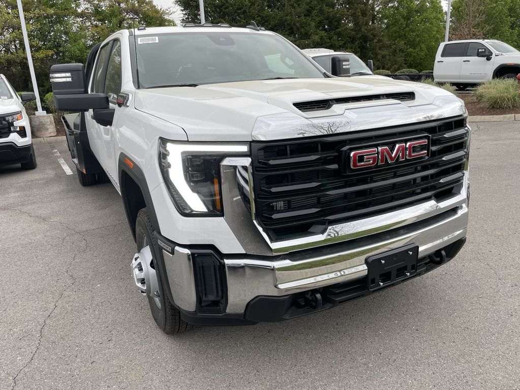 2026 GMC Sierra 3500 Chassis Cab Pro - Photo 6