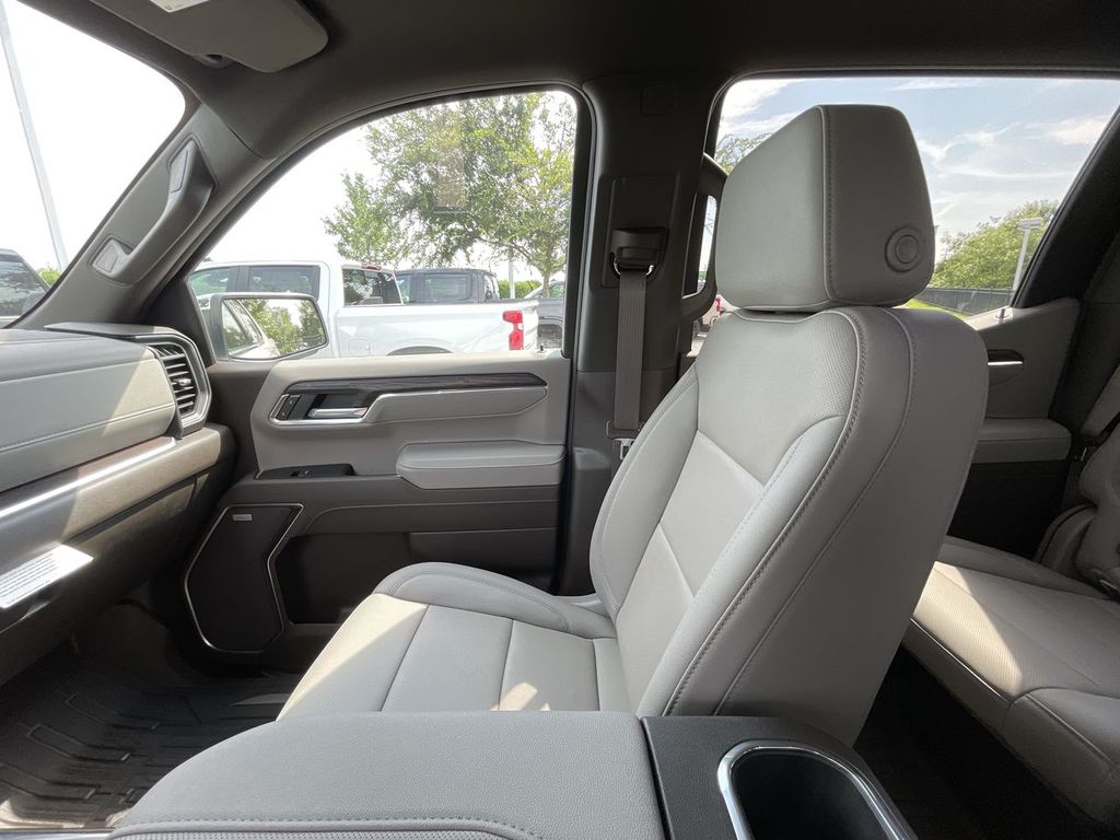2026 GMC Sierra 1500 SLT - Photo 11