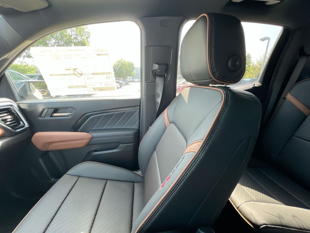 2026 GMC Canyon AT4 - Photo 11
