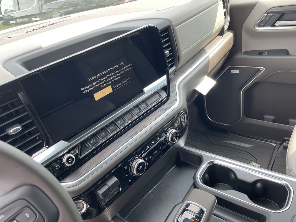 2026 GMC Sierra 1500 SLT - Photo 18