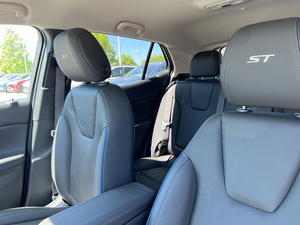 2026 Buick Encore GX Sport Touring - Photo 19