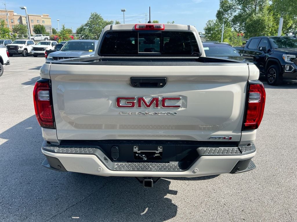 2026 GMC Canyon AT4 - Photo 9