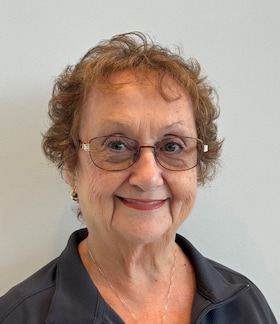 Staff member Jane Lear from ID_f75103