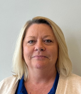 Staff member Rhonda Lunn from ID_f75103