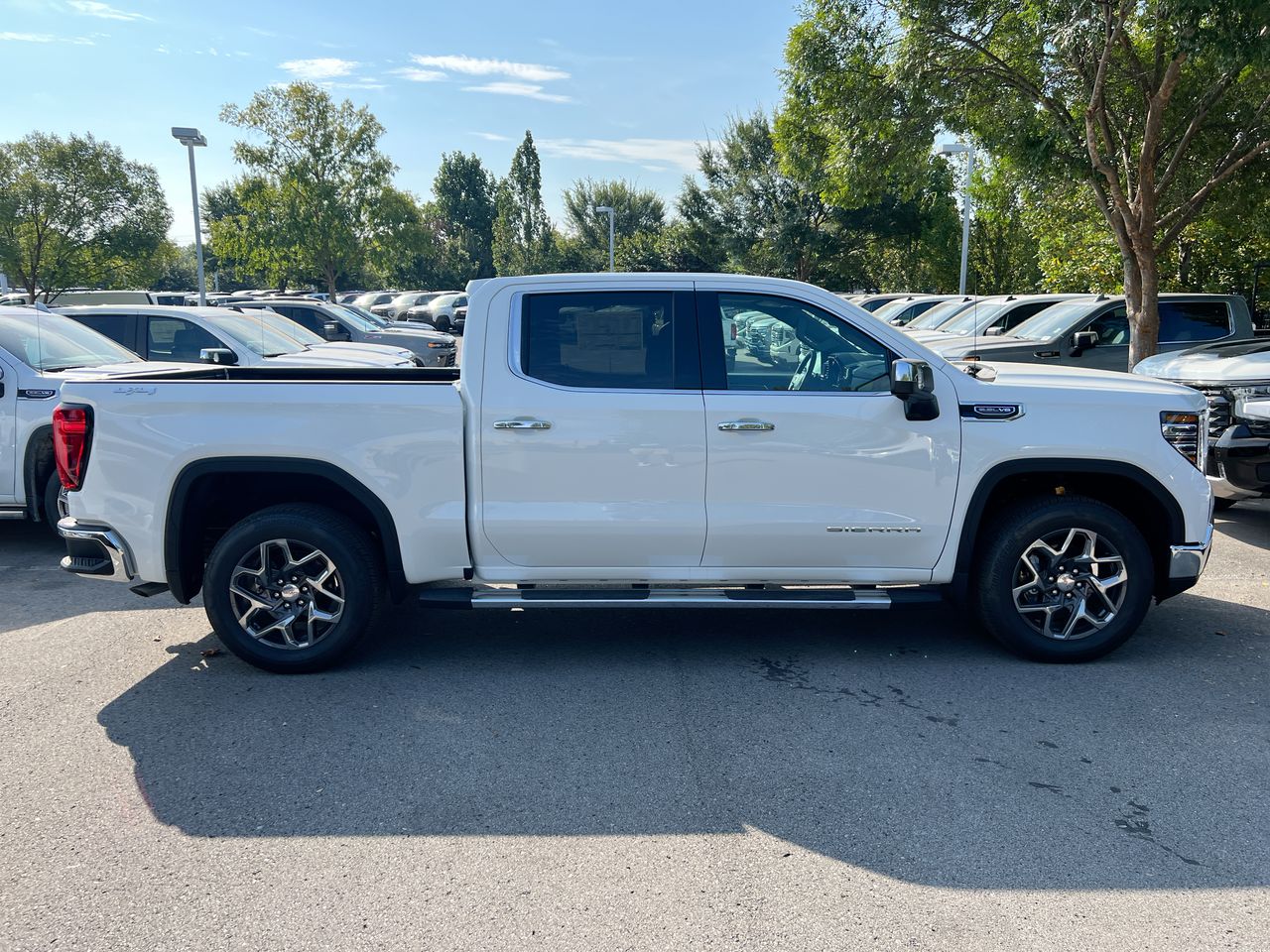2026 GMC Sierra 1500 SLT - Photo 7