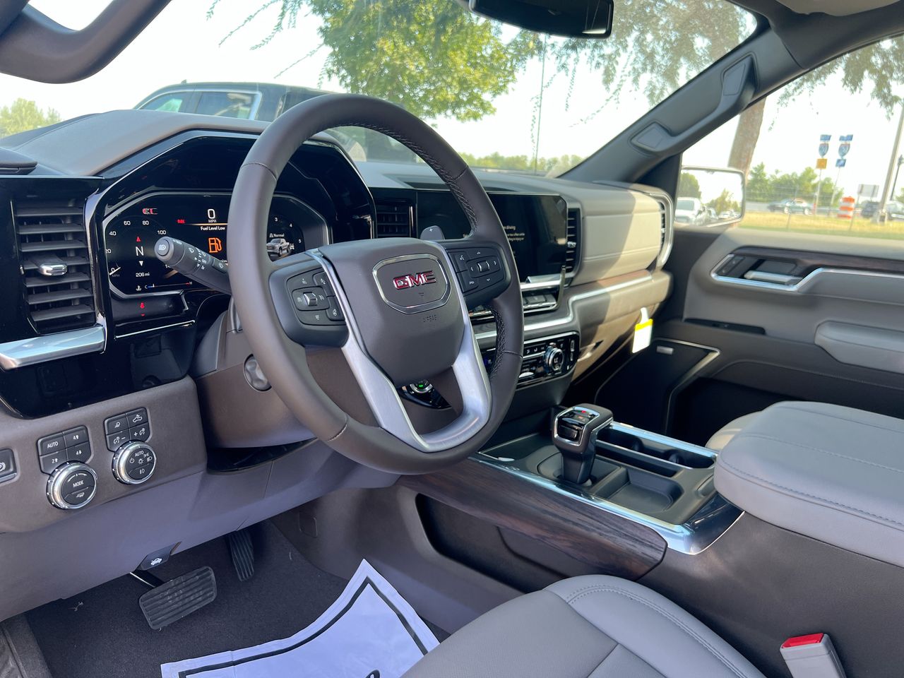 2026 GMC Sierra 1500 SLT - Photo 17