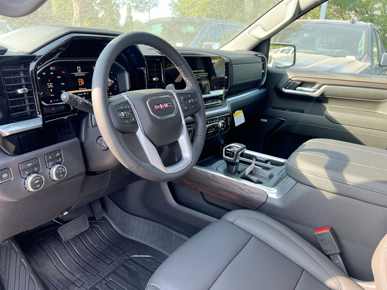 2026 GMC Sierra 1500 SLT - Photo 17