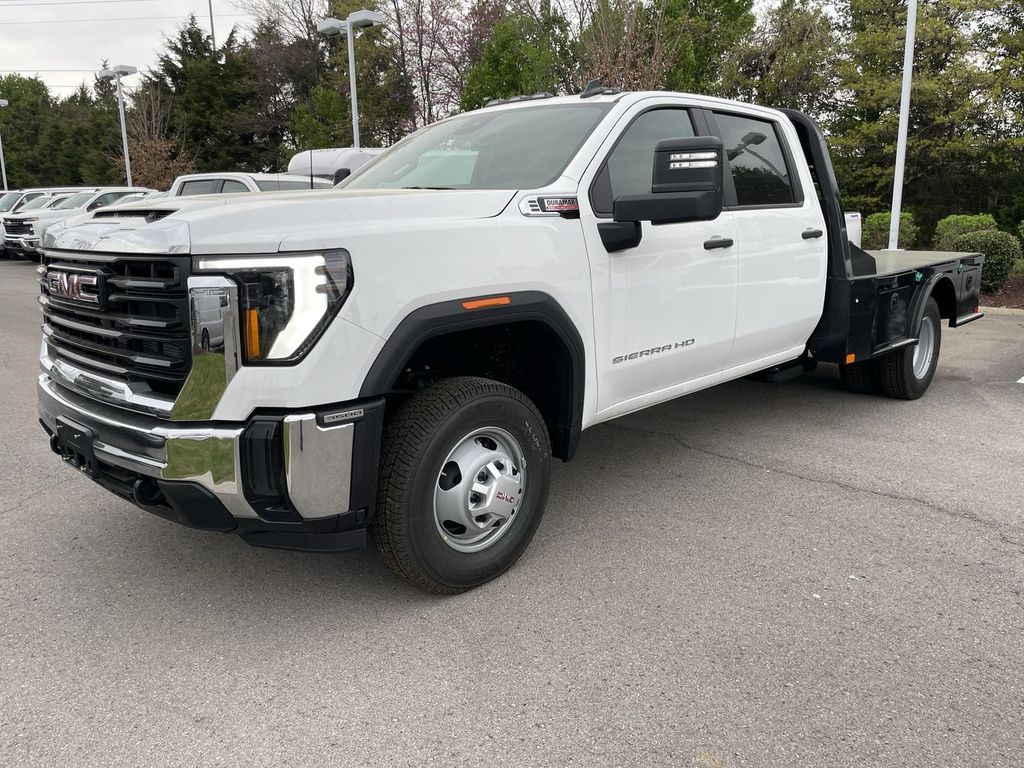 2026 GMC Sierra 3500 Chassis Cab Pro - Photo 4