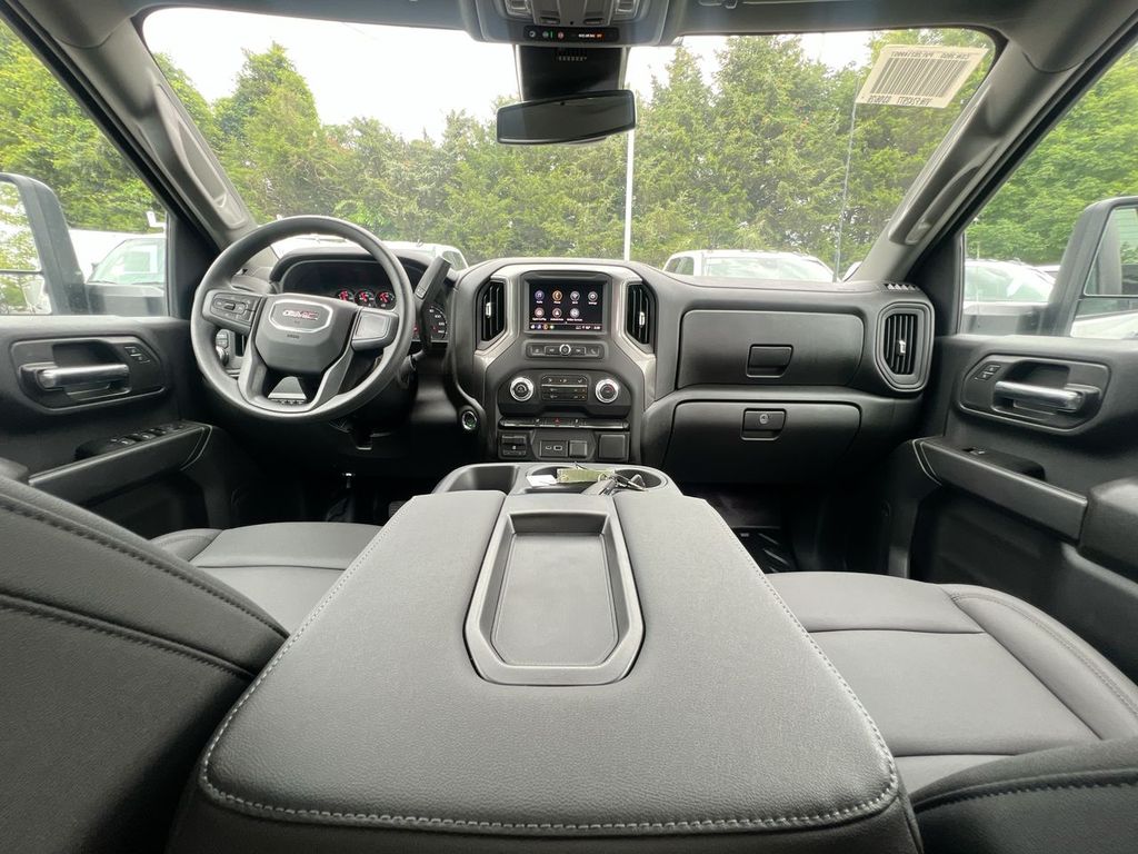 2026 GMC Sierra 2500HD Pro - Photo 10