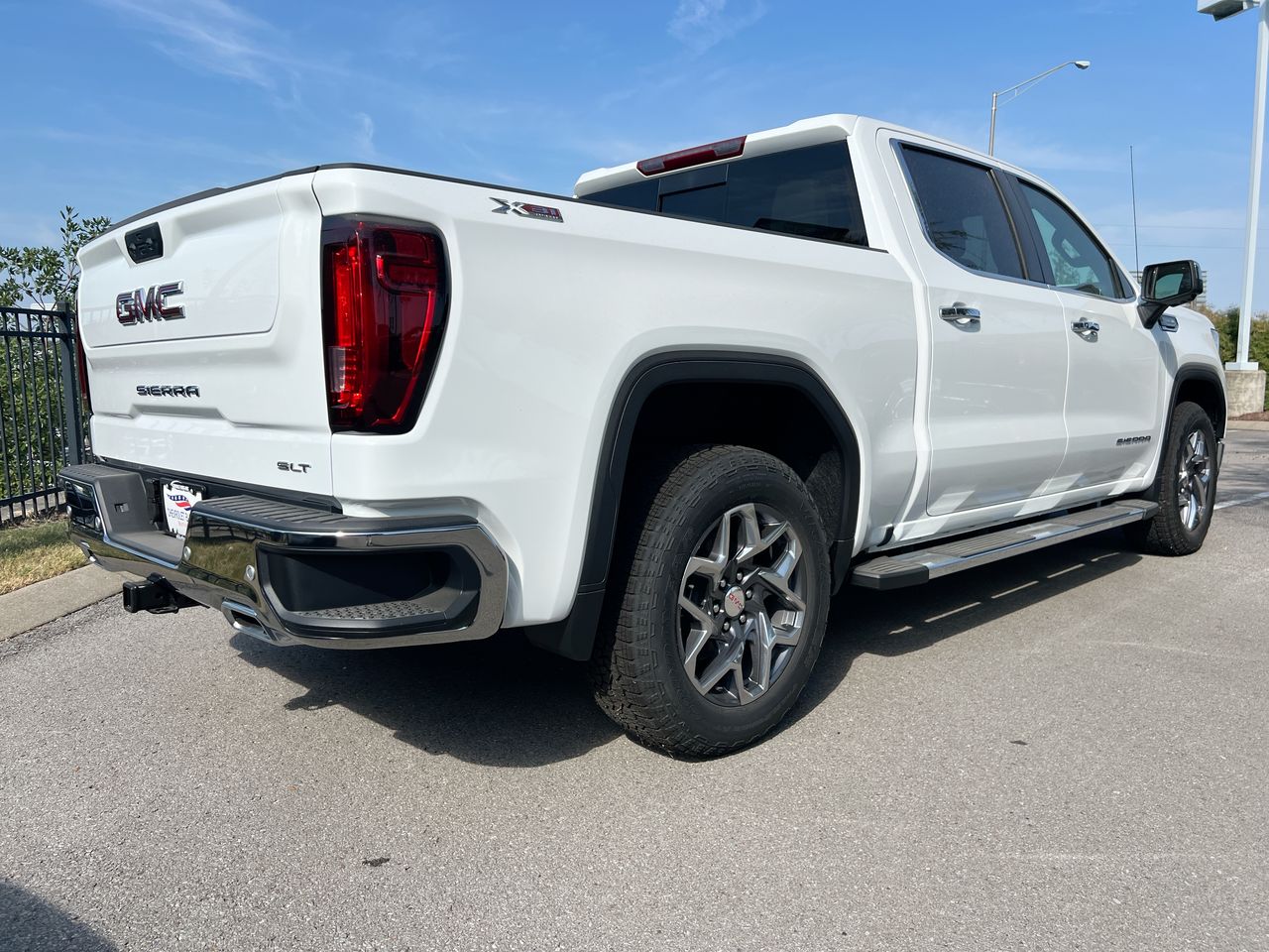 2026 GMC Sierra 1500 SLT - Photo 8