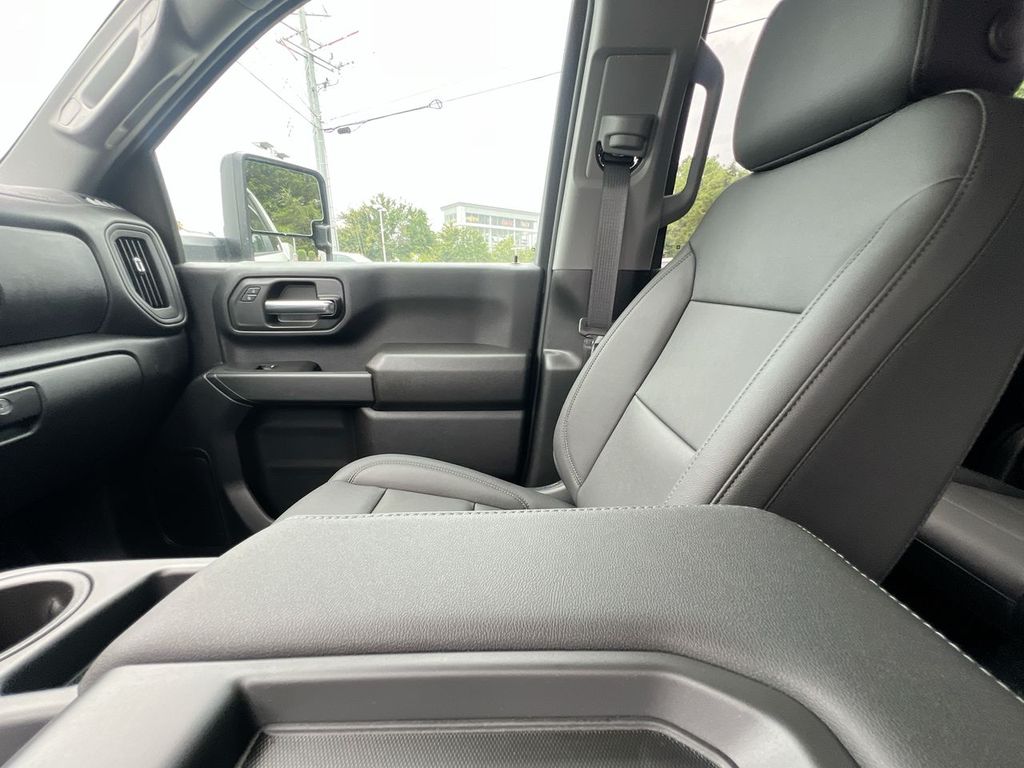 2026 GMC Sierra 2500HD Pro - Photo 11