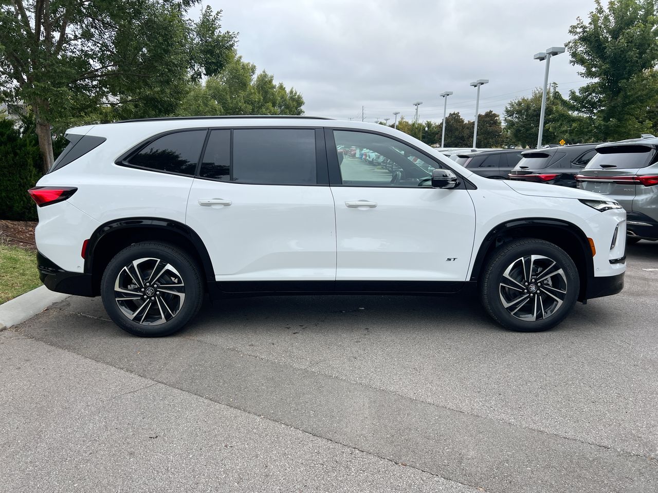 2027 Buick Enclave Sport Touring - Photo 7