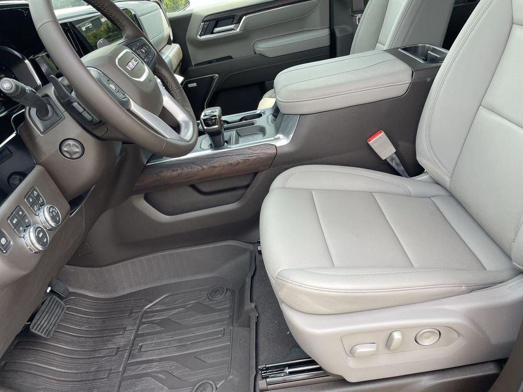 2026 GMC Sierra 1500 SLT - Photo 14