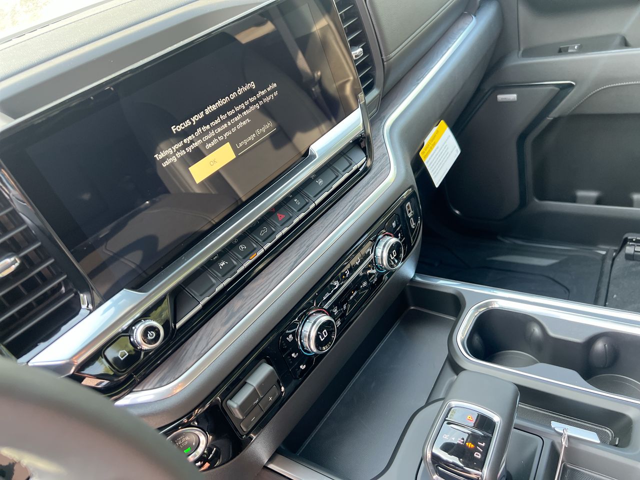 2026 GMC Sierra 1500 SLT - Photo 18