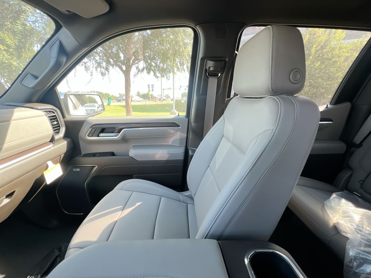 2026 GMC Sierra 1500 SLT - Photo 11