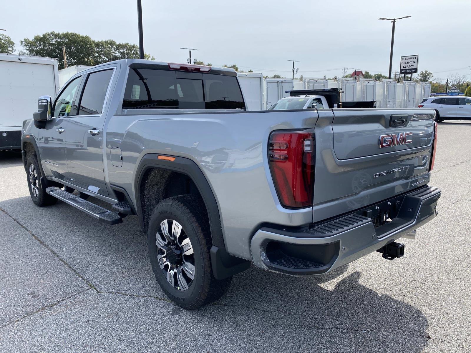 2026 GMC Sierra 2500HD Denali - Photo 3