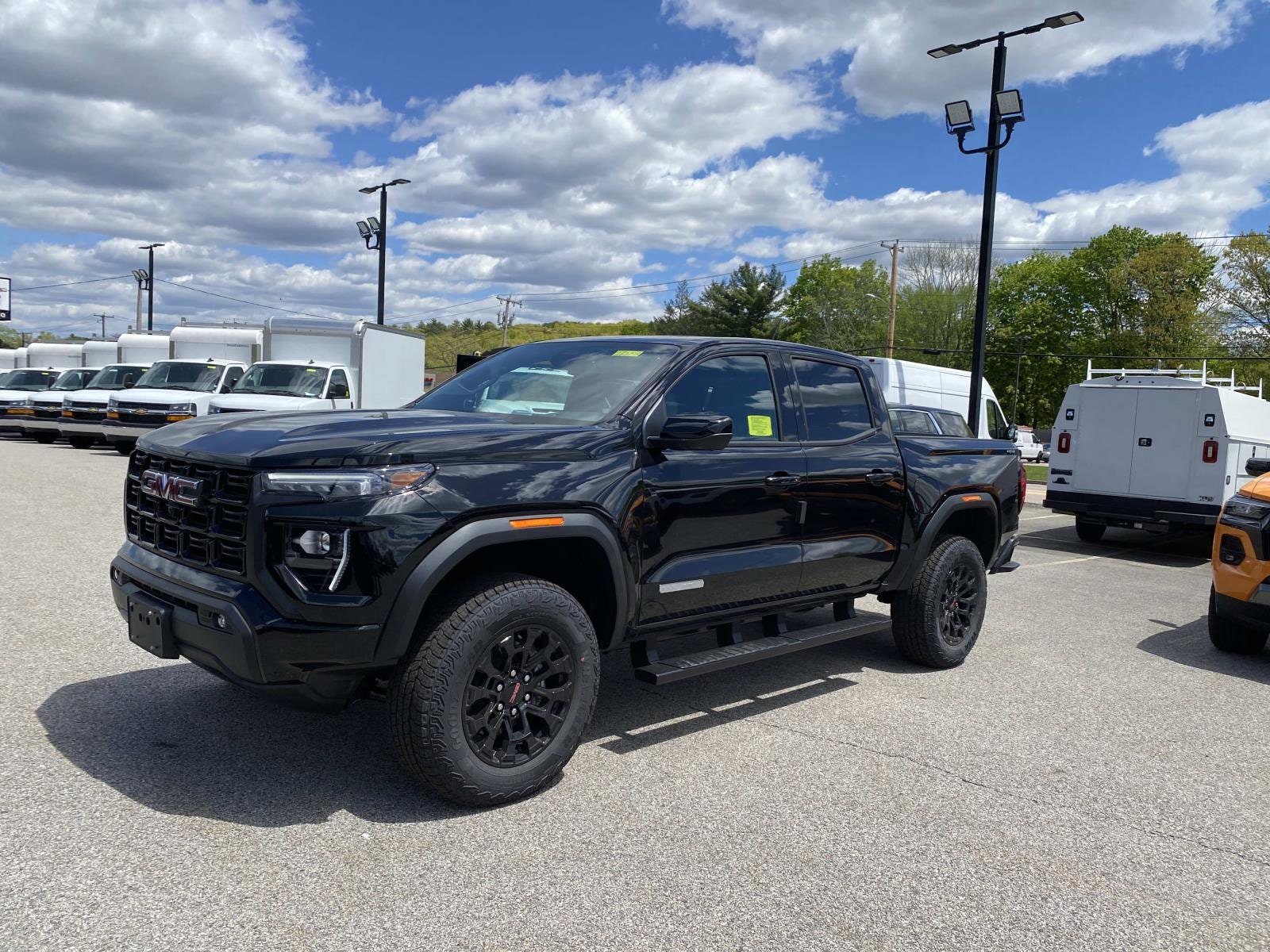 2026 GMC Canyon 4WD Elevation Crew Cab Short Box's photo