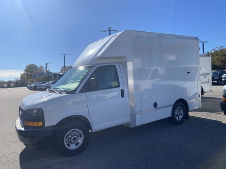 2023 GMC Savana Commercial Cutaway 1WT Cutaway Van