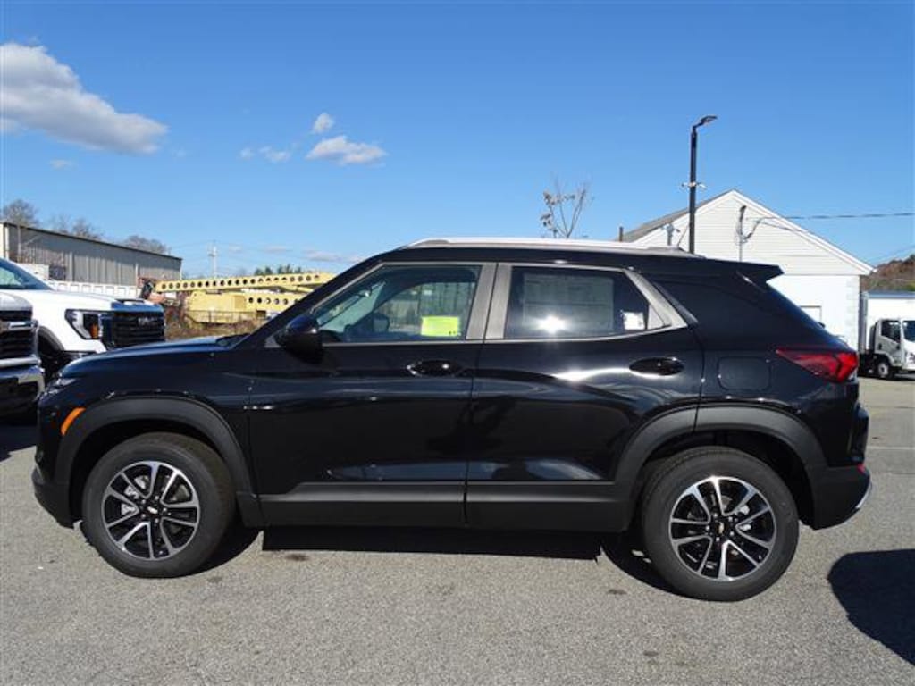Used 2025 Chevrolet Trailblazer LT SUV