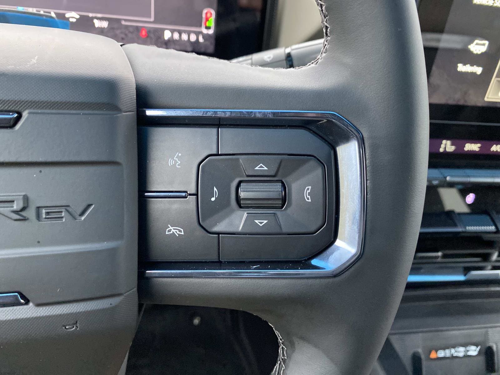 2026 GMC HUMMER EV 2X - Photo 15