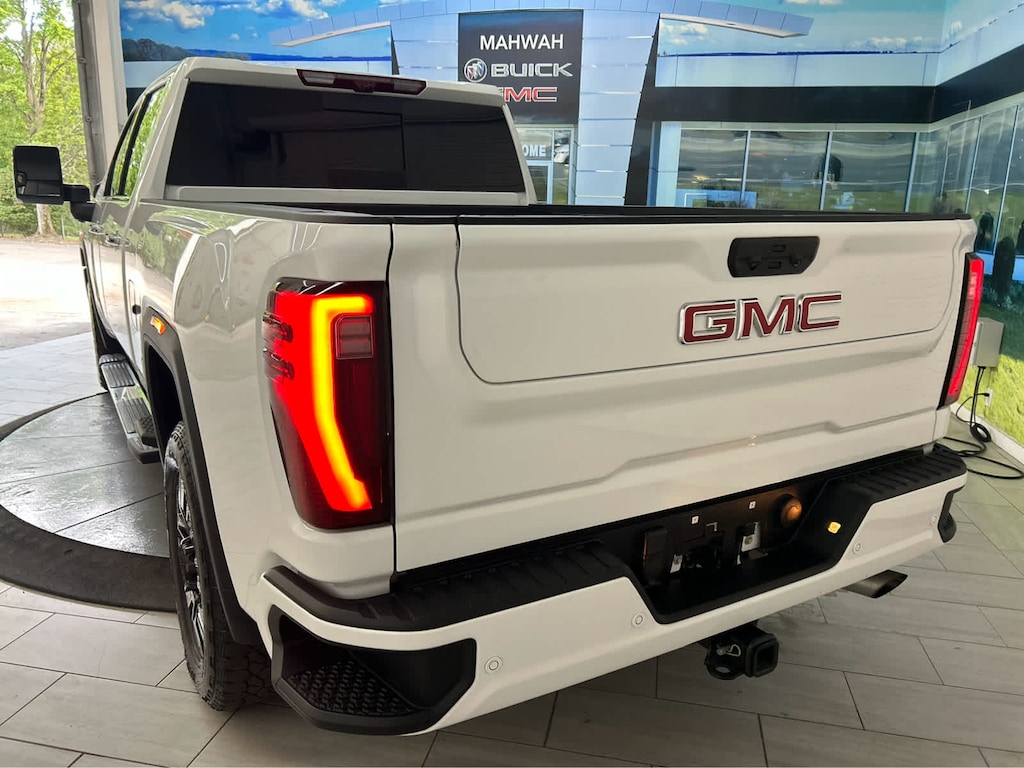 Used 2025 GMC Sierra 2500 HD Denali Truck Crew Cab
