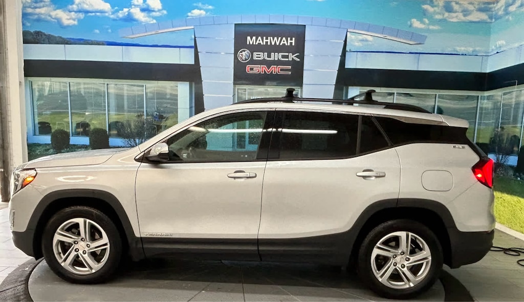Used 2020 GMC Terrain SLE SUV