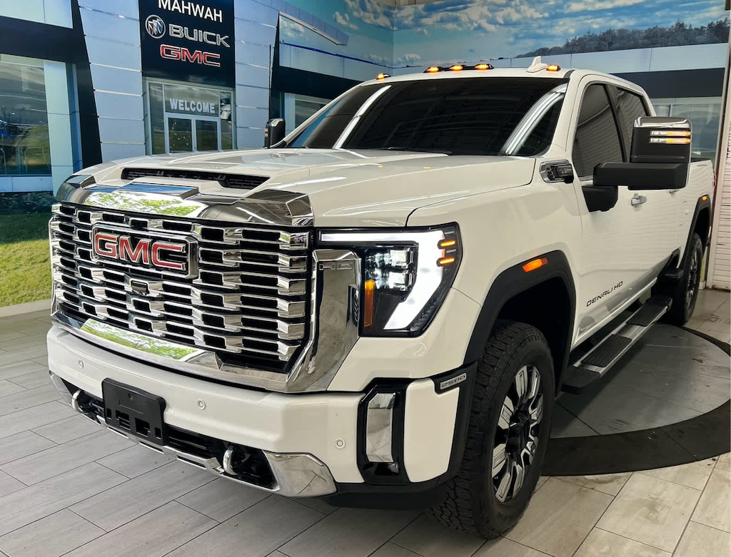 Used 2025 GMC Sierra 2500 HD Denali Truck Crew Cab