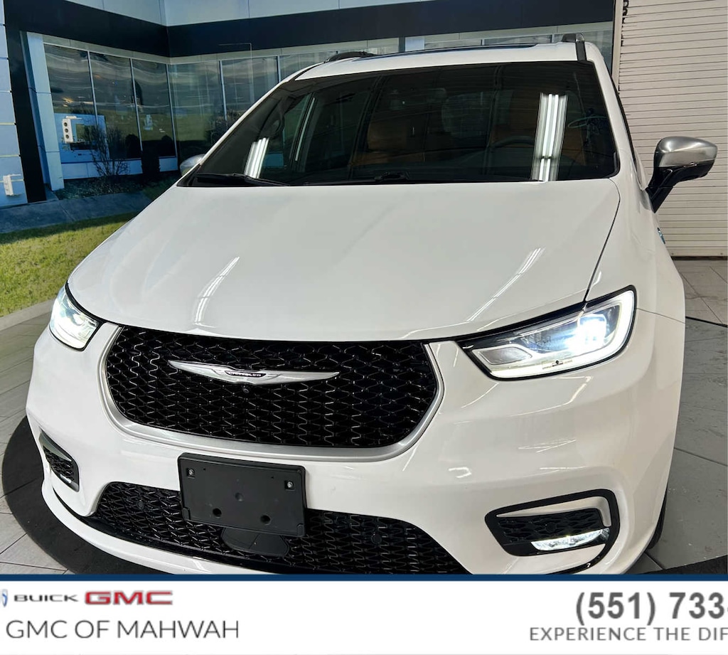 Used 2023 Chrysler Pacifica Hybrid Pinnacle Van Passenger Van