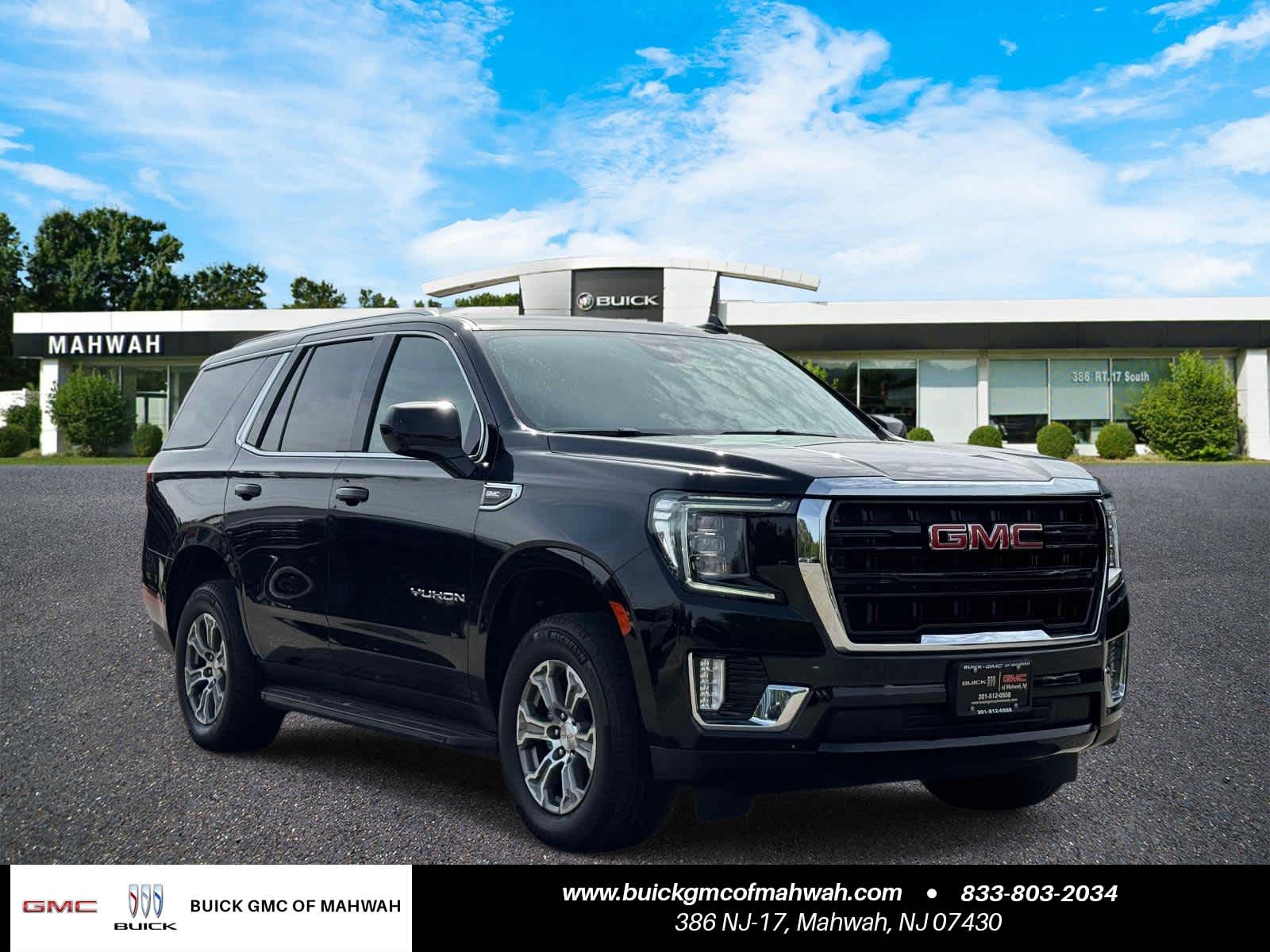 2024 GMC Yukon 4WD SLE's photo