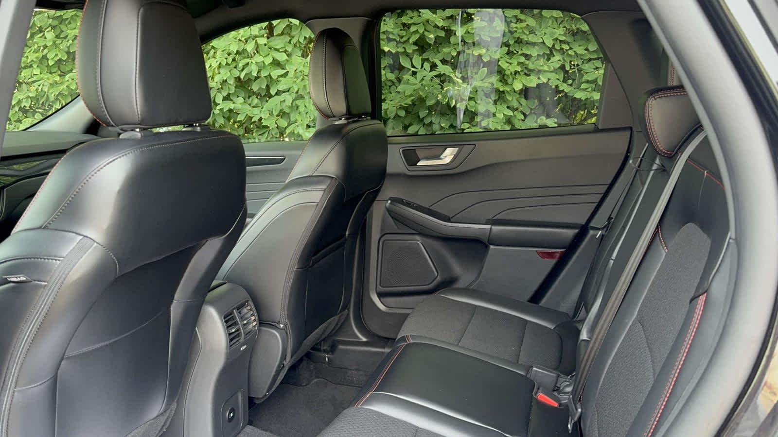 2025 Ford Escape ST-Line - Photo 29