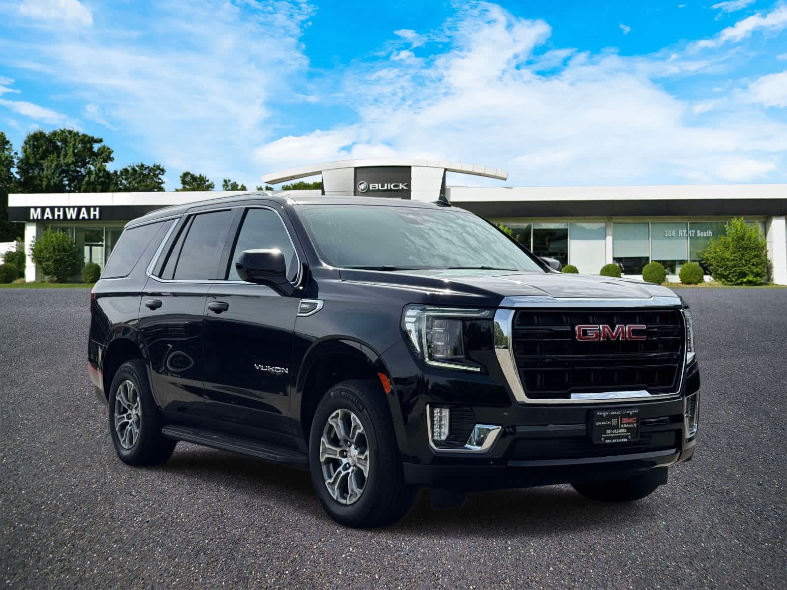2024 GMC Yukon 4WD SLE's photo