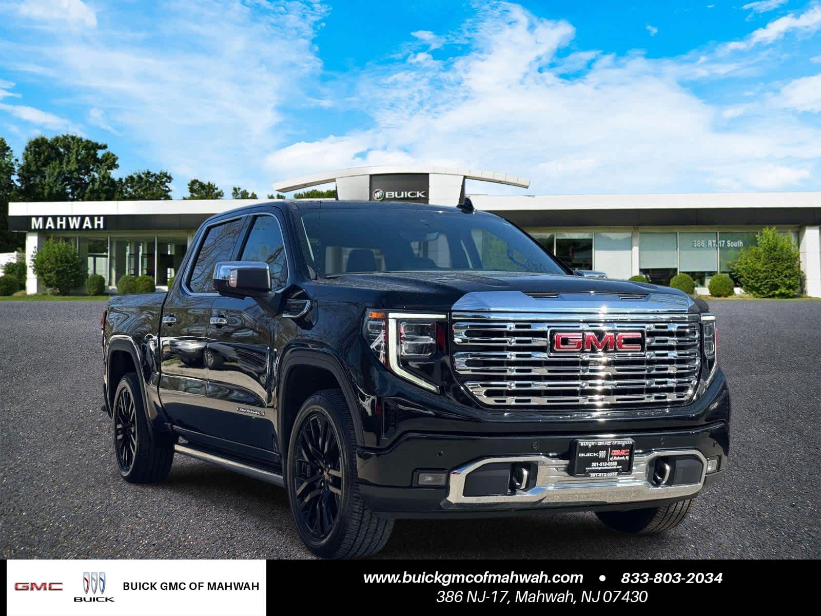 2022 GMC Sierra 4WD Crew Cab Short Box Denali's photo